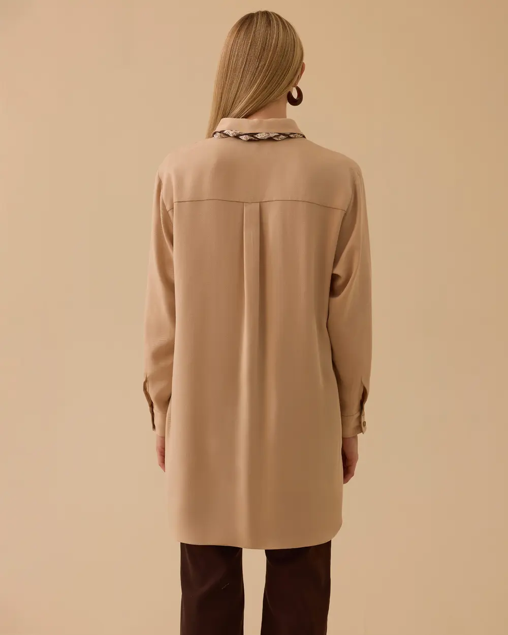 Aksesuar Detaylı Gömlek Yaka Tunik
