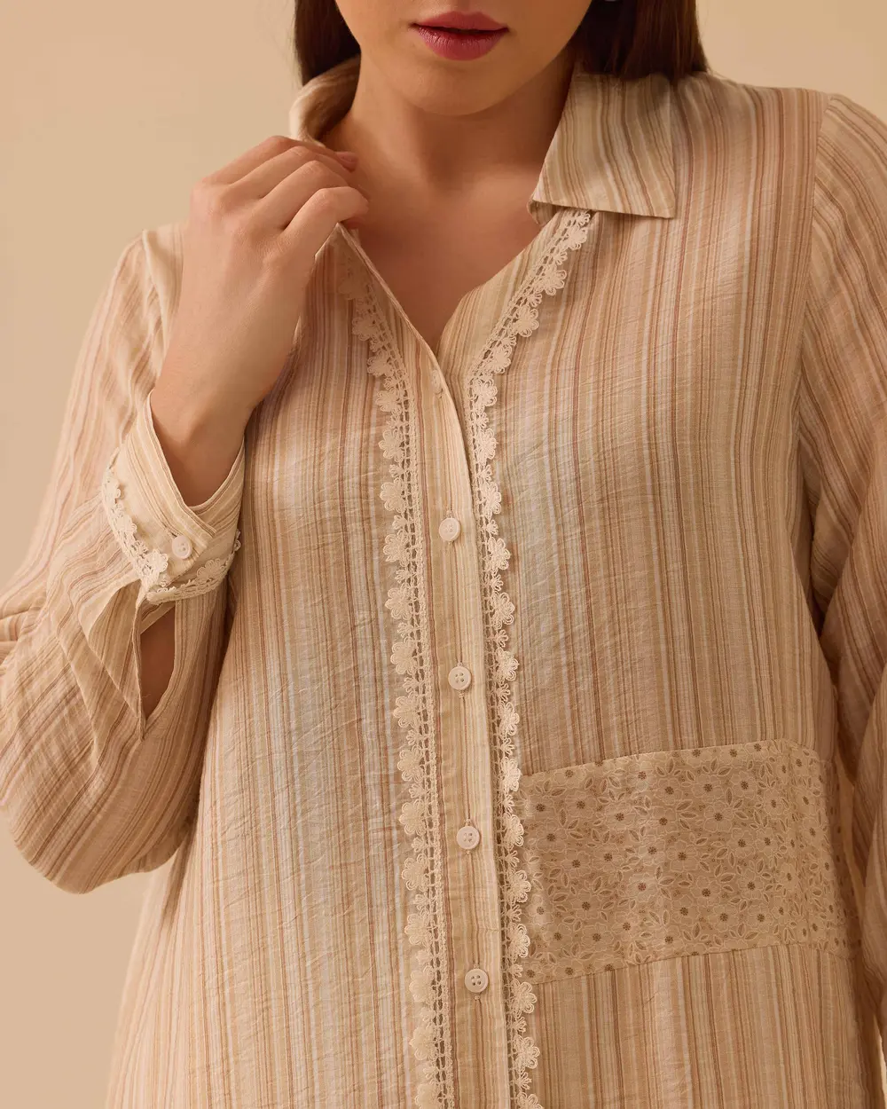 Büyük Beden Dantel Detaylı Uzun Tunik