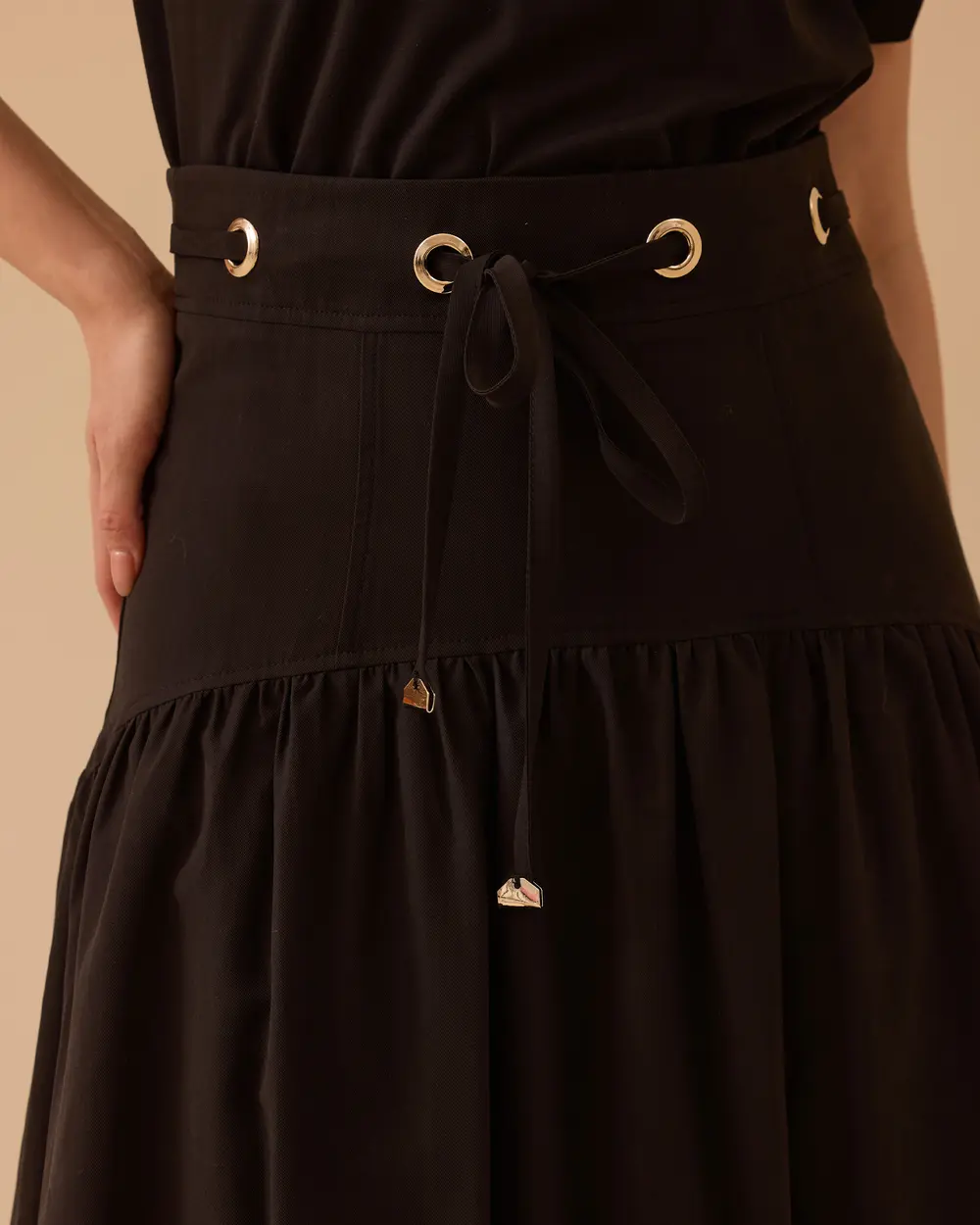 Çift Kumaşlı Bel Bağcıklı Elbise