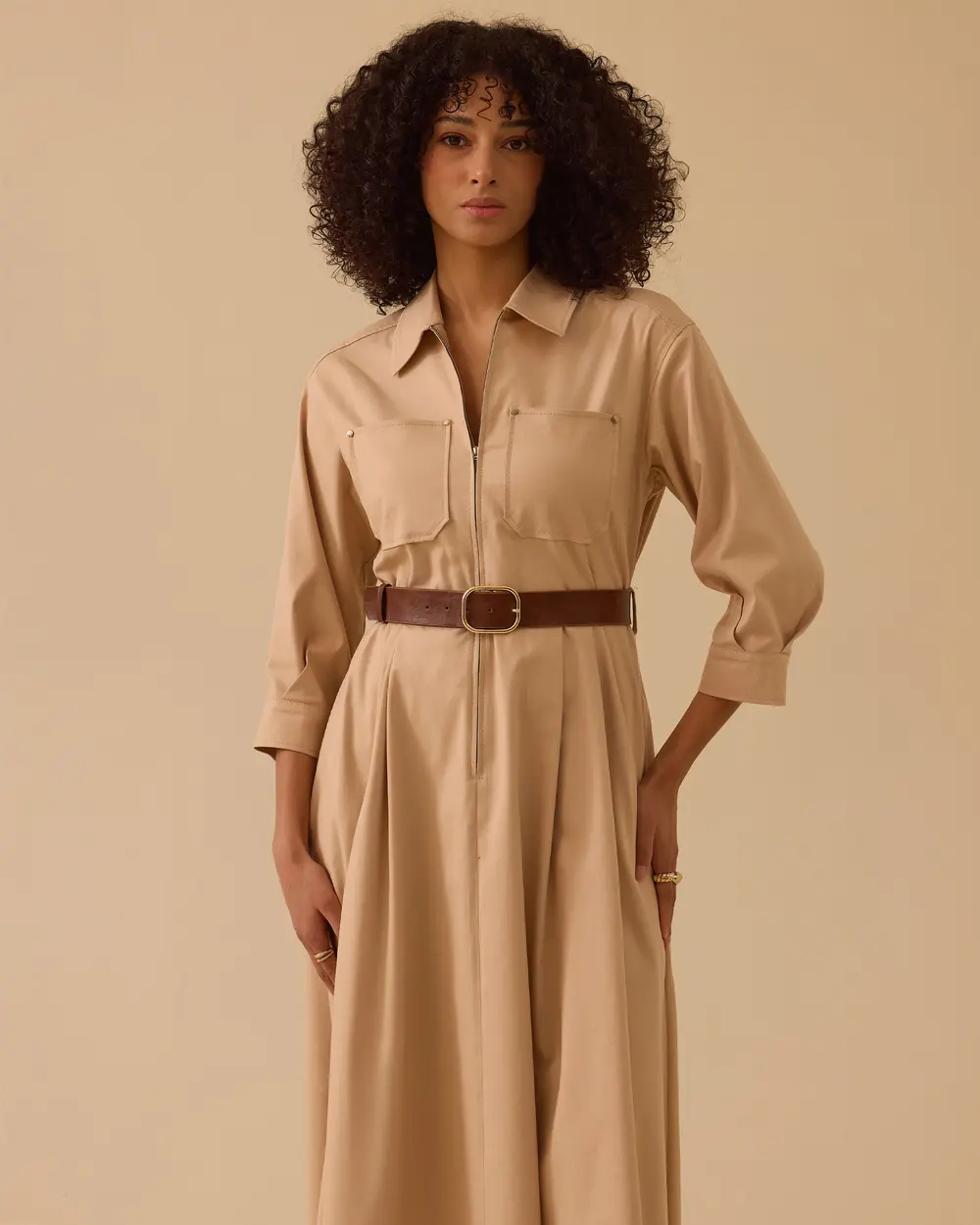 Fermuarlı Pile Detaylı Kemerli Elbise