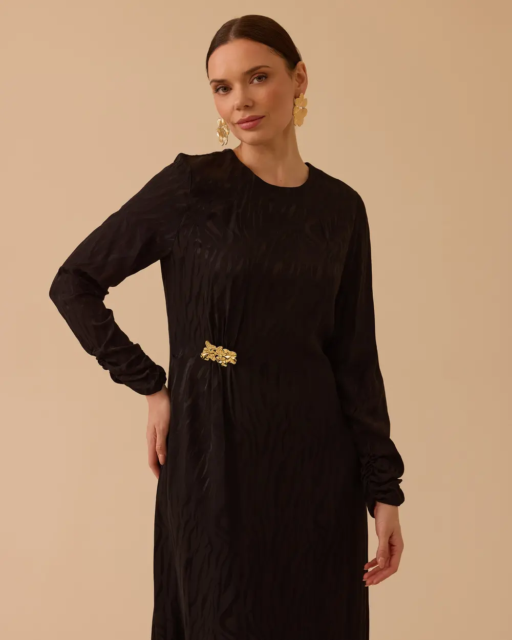 Aksesuarlı Desenli Jakar Elbise