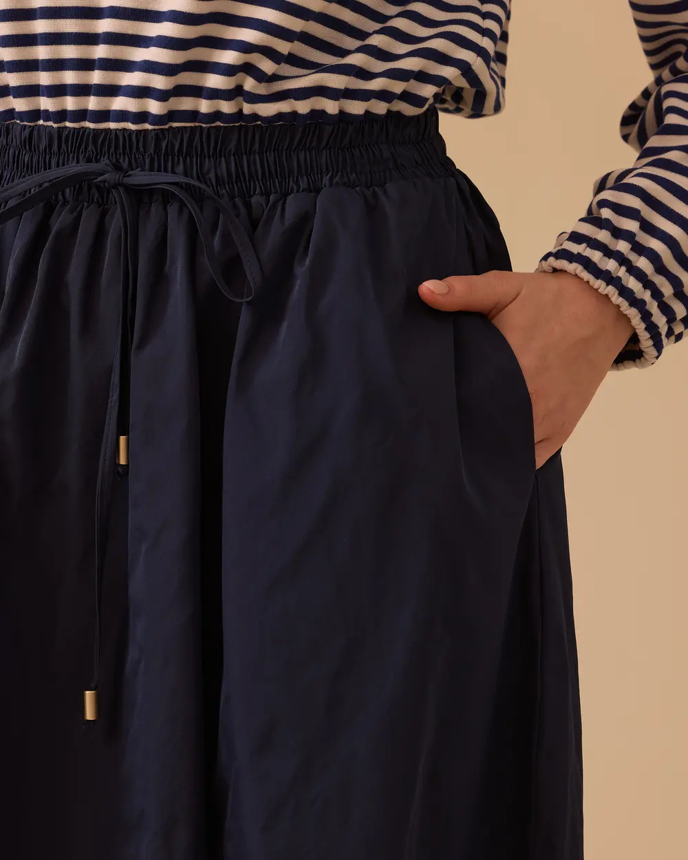 Çift Parça Görünümlü Bel Bağcıklı Maksi Elbise