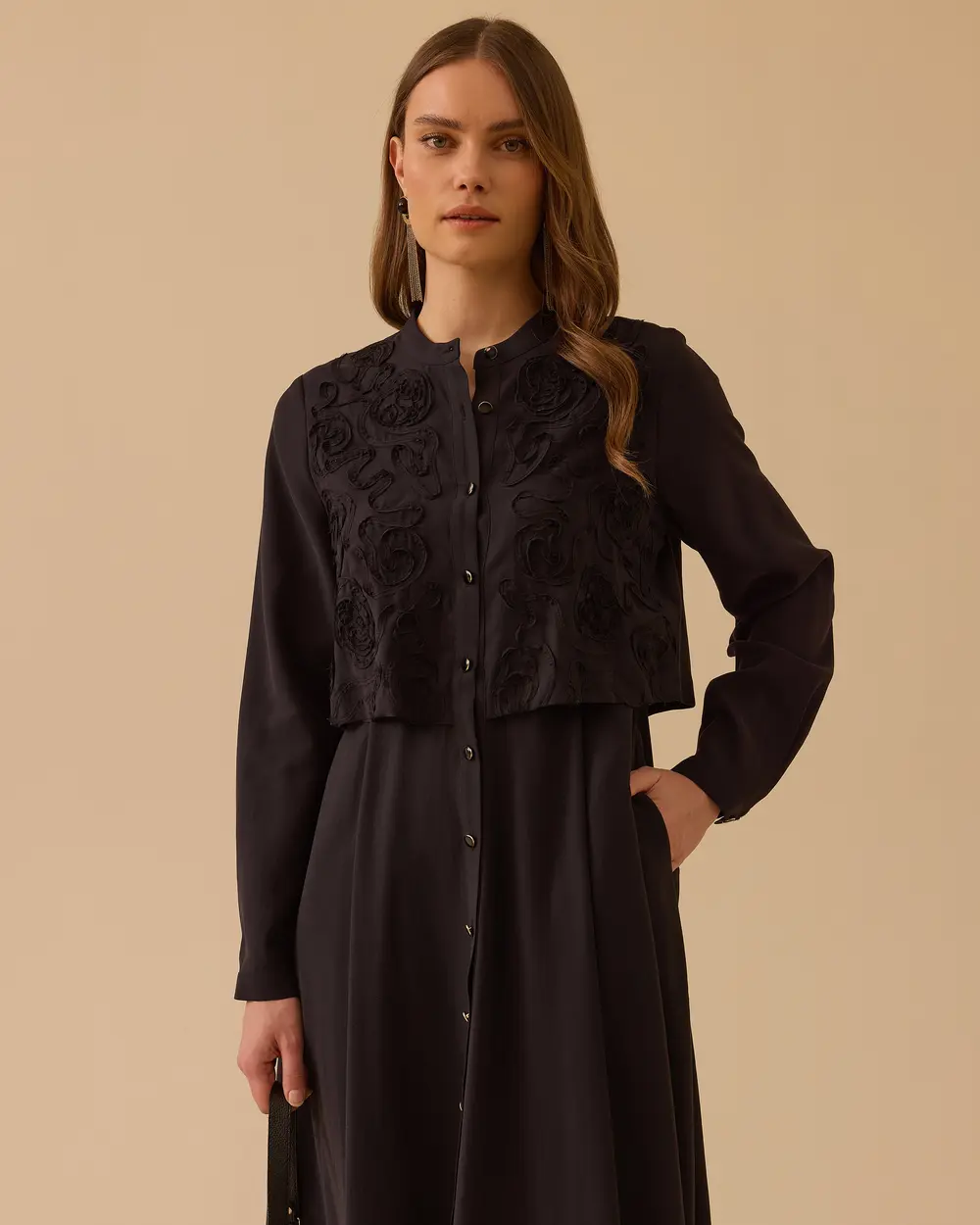 Katmanlı Nakış Detaylı Elbise