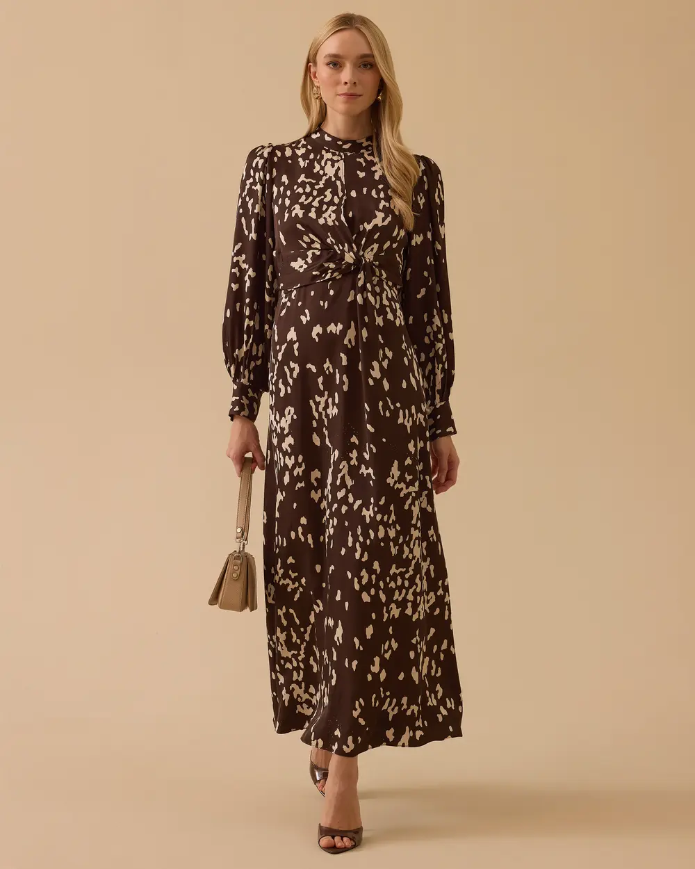 Büzgü Detaylı Desenli Uzun Elbise