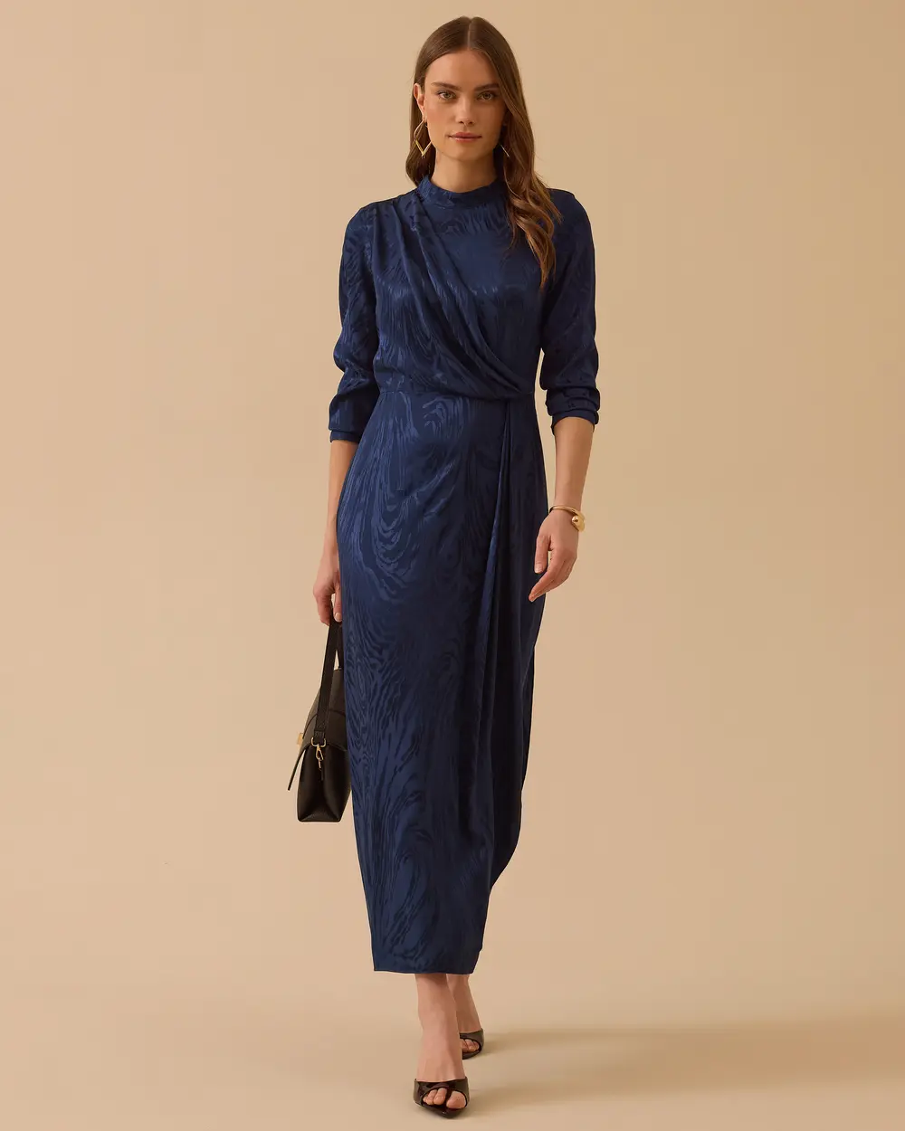 Desenli Parlak Dokulu Uzun Elbise