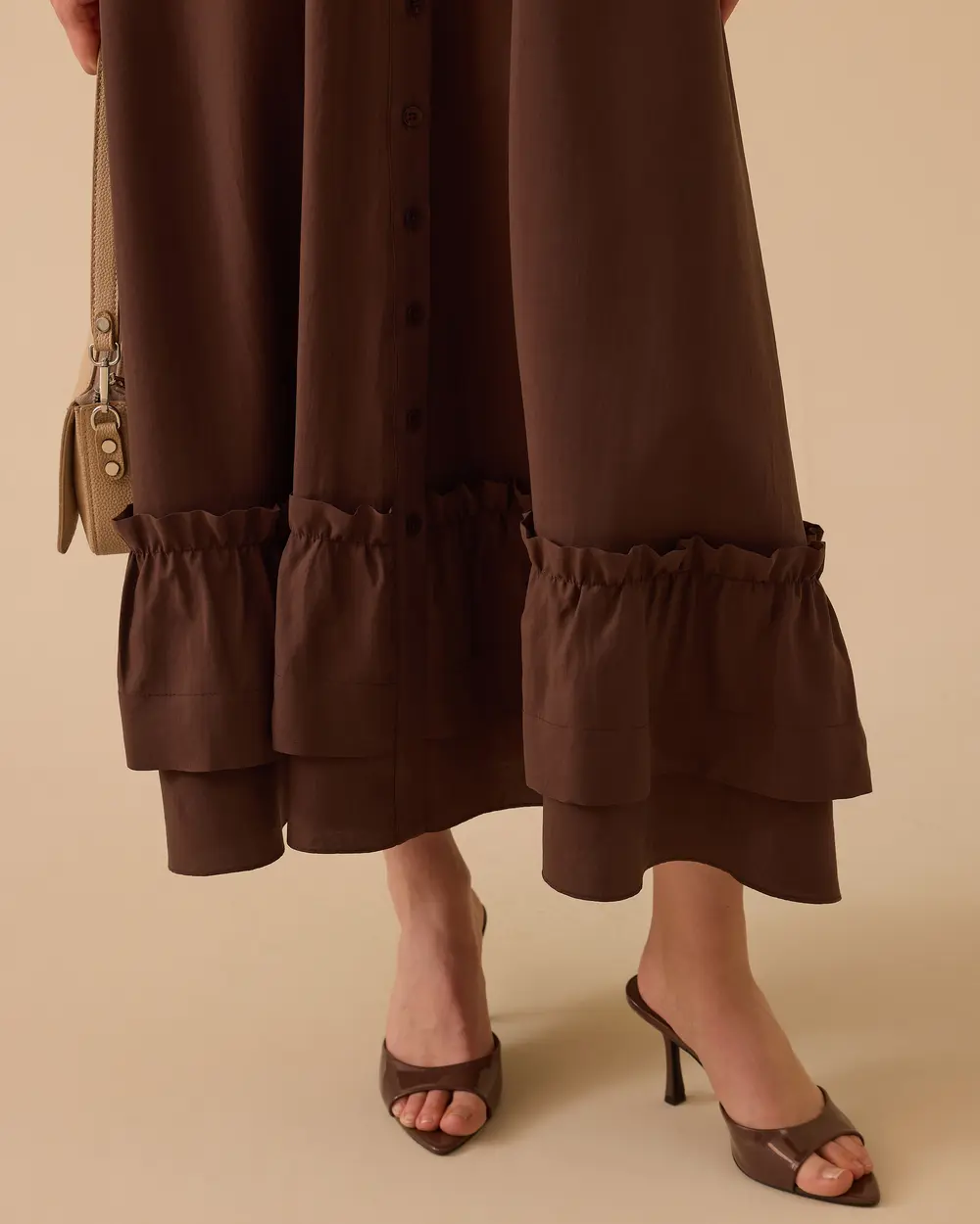 Beli Lastikli Fırfırlı Düğmeli Elbise