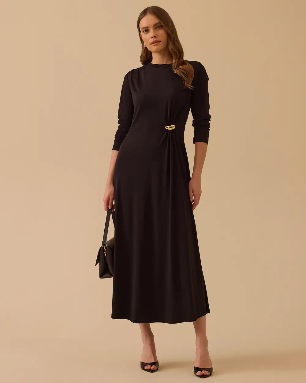 Metal Aksesuarlı Uzun Kollu Elbise