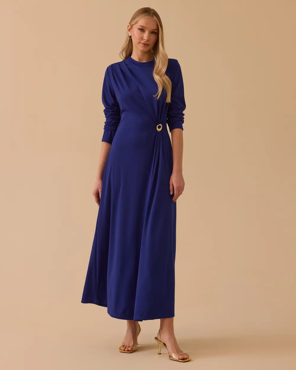 Metal Aksesuarlı Uzun Kollu Elbise