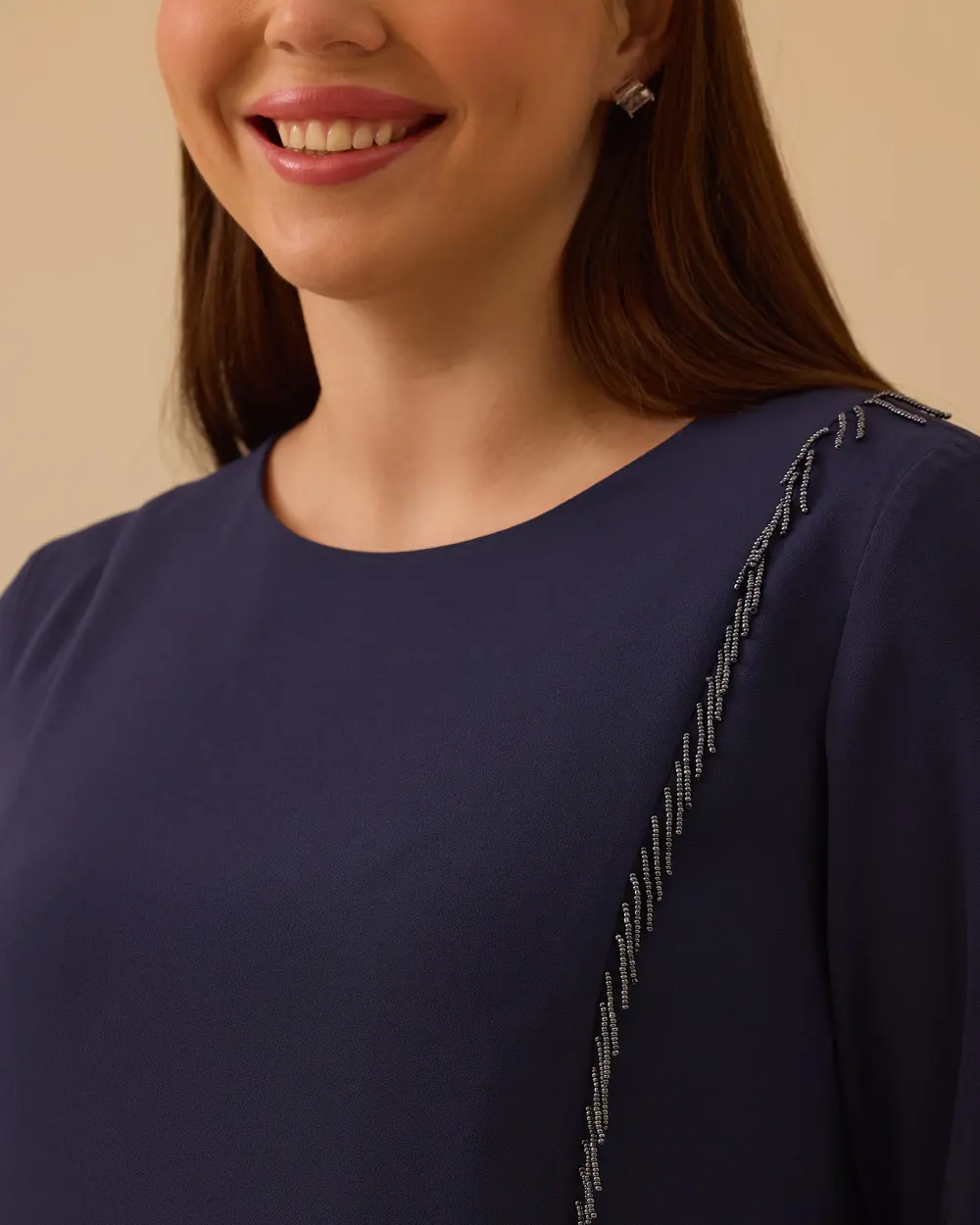 Büyük Beden Boncuk Detaylı Midi Elbise