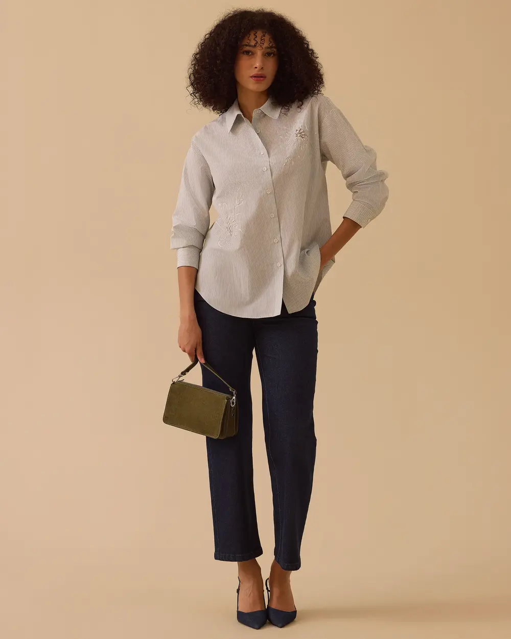 Çizgili Taş Detaylı Gömlek