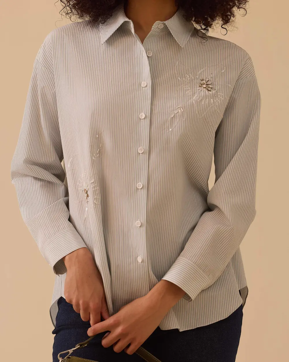 Çizgili Taş Detaylı Gömlek