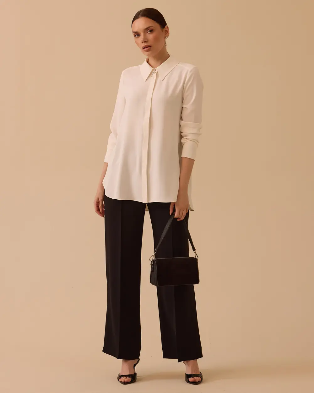 Aksesuar Detaylı Uzun Kollu Gömlek