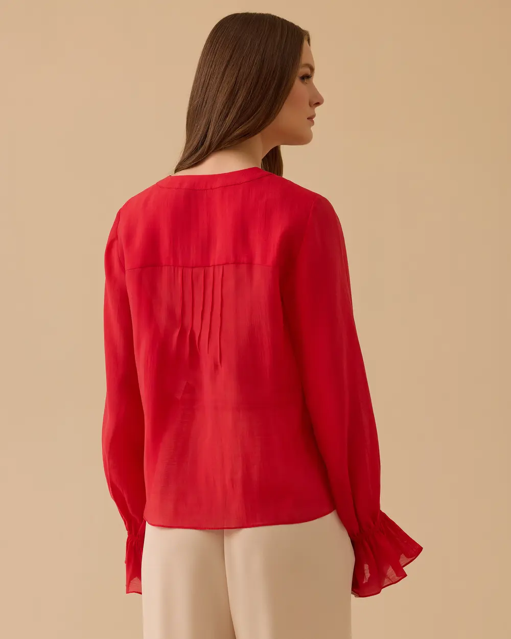 V Yaka Büzgü Kollu Gömlek