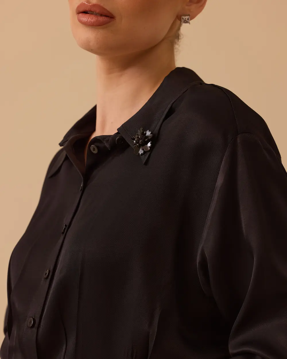 Pleated Detailed Accessorized Waist Length Shirt