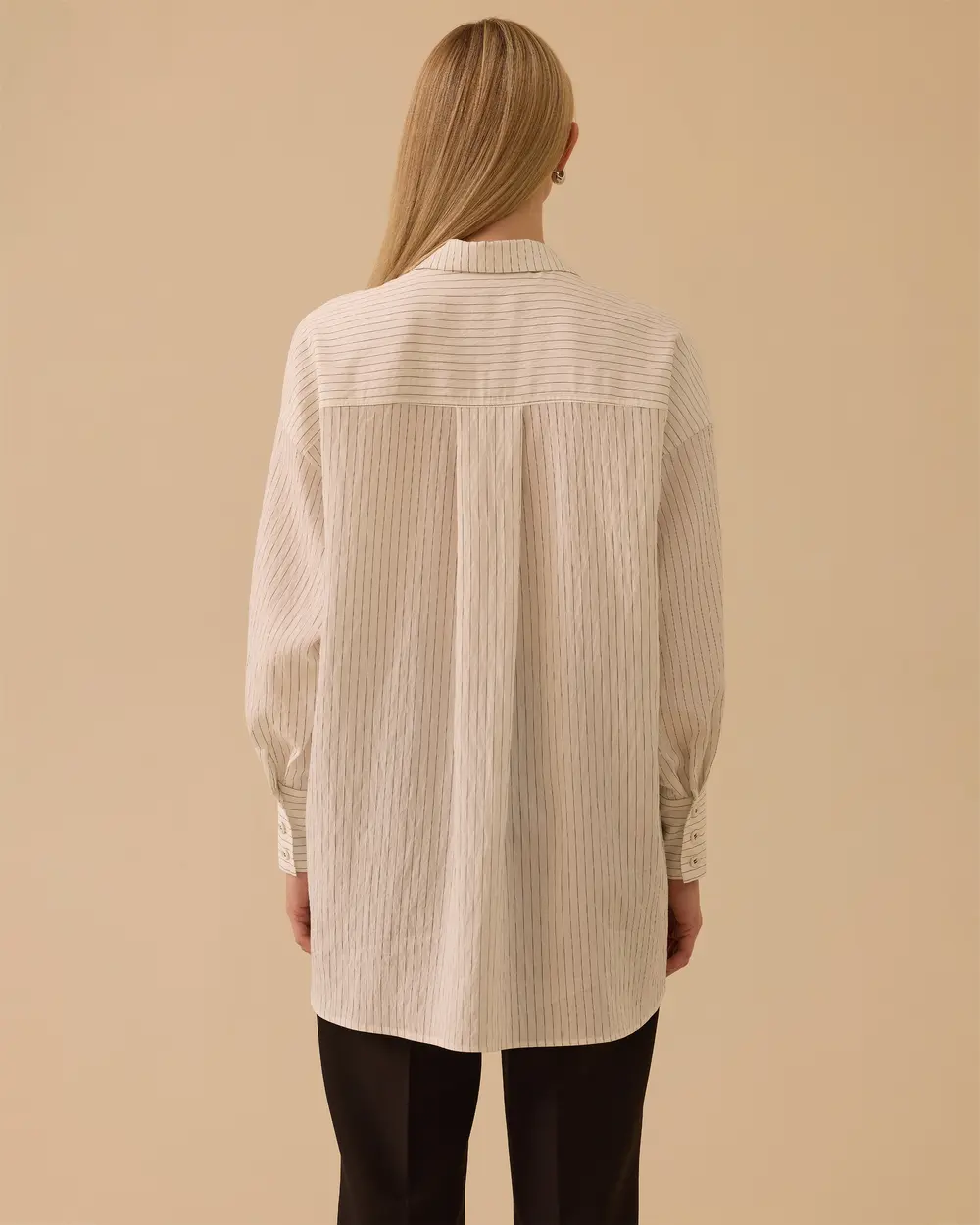 Çizgili Nakış Detaylı Gömlek
