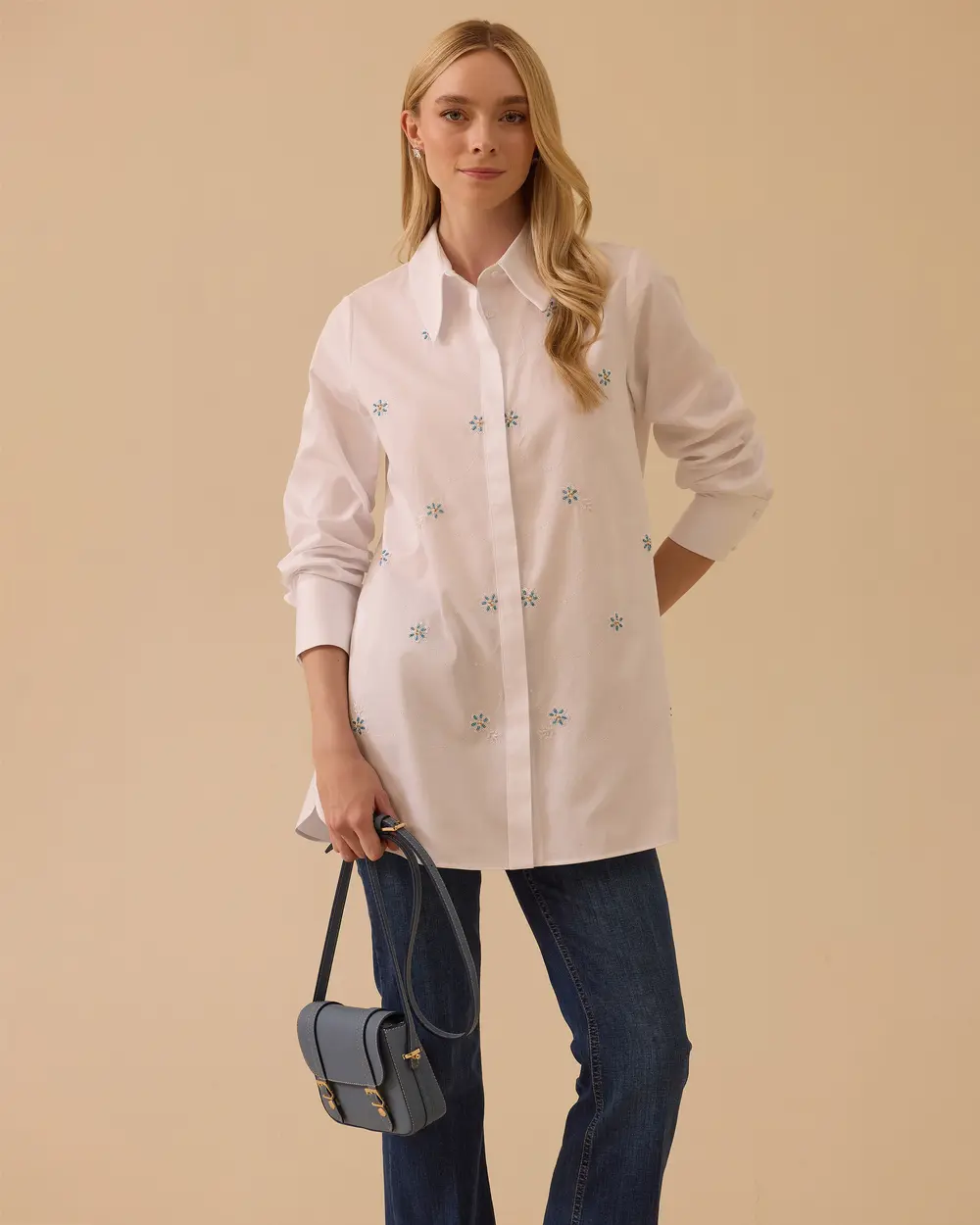 Boncuk İşlemeli Uzun Kollu Gömlek
