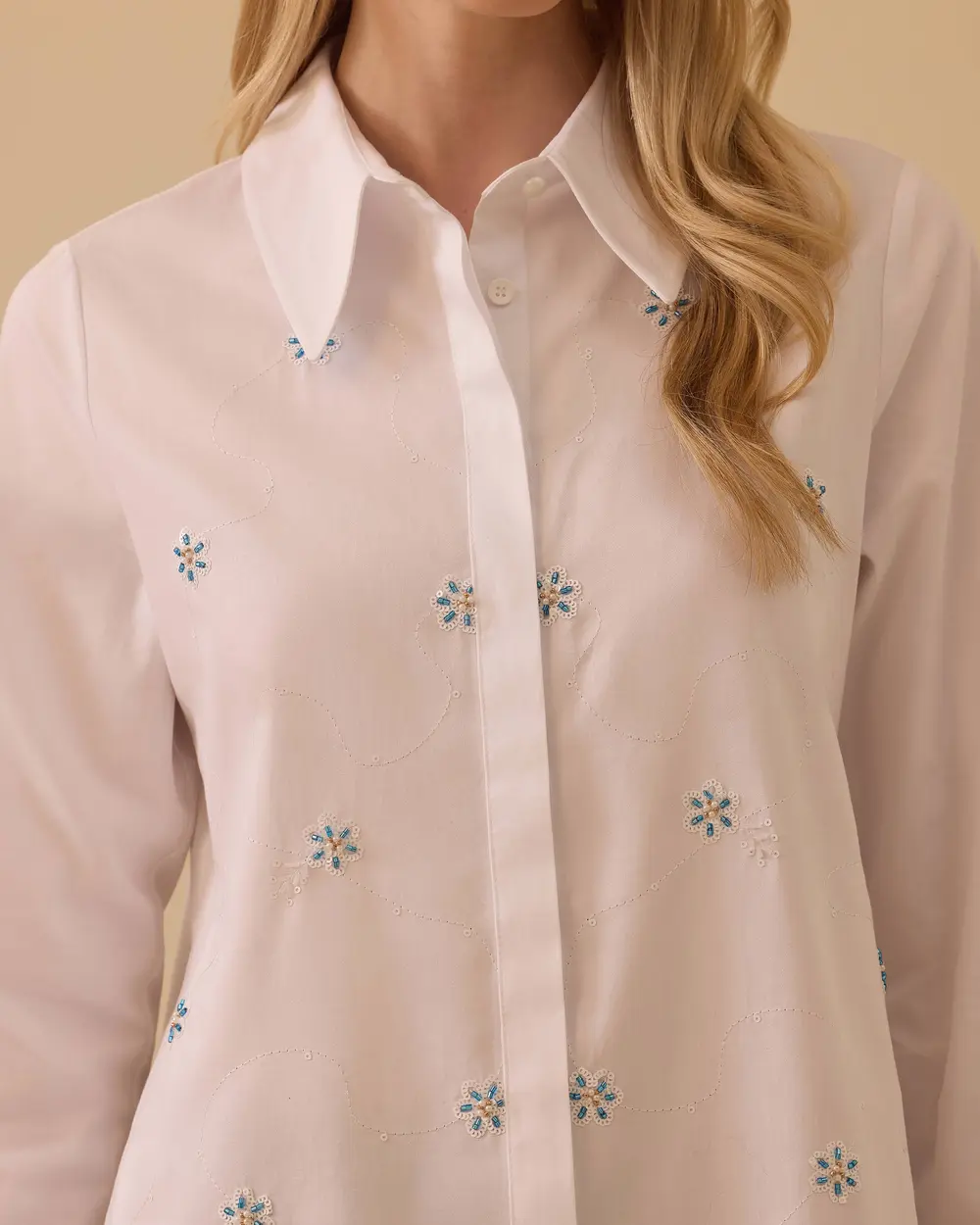 Boncuk İşlemeli Uzun Kollu Gömlek