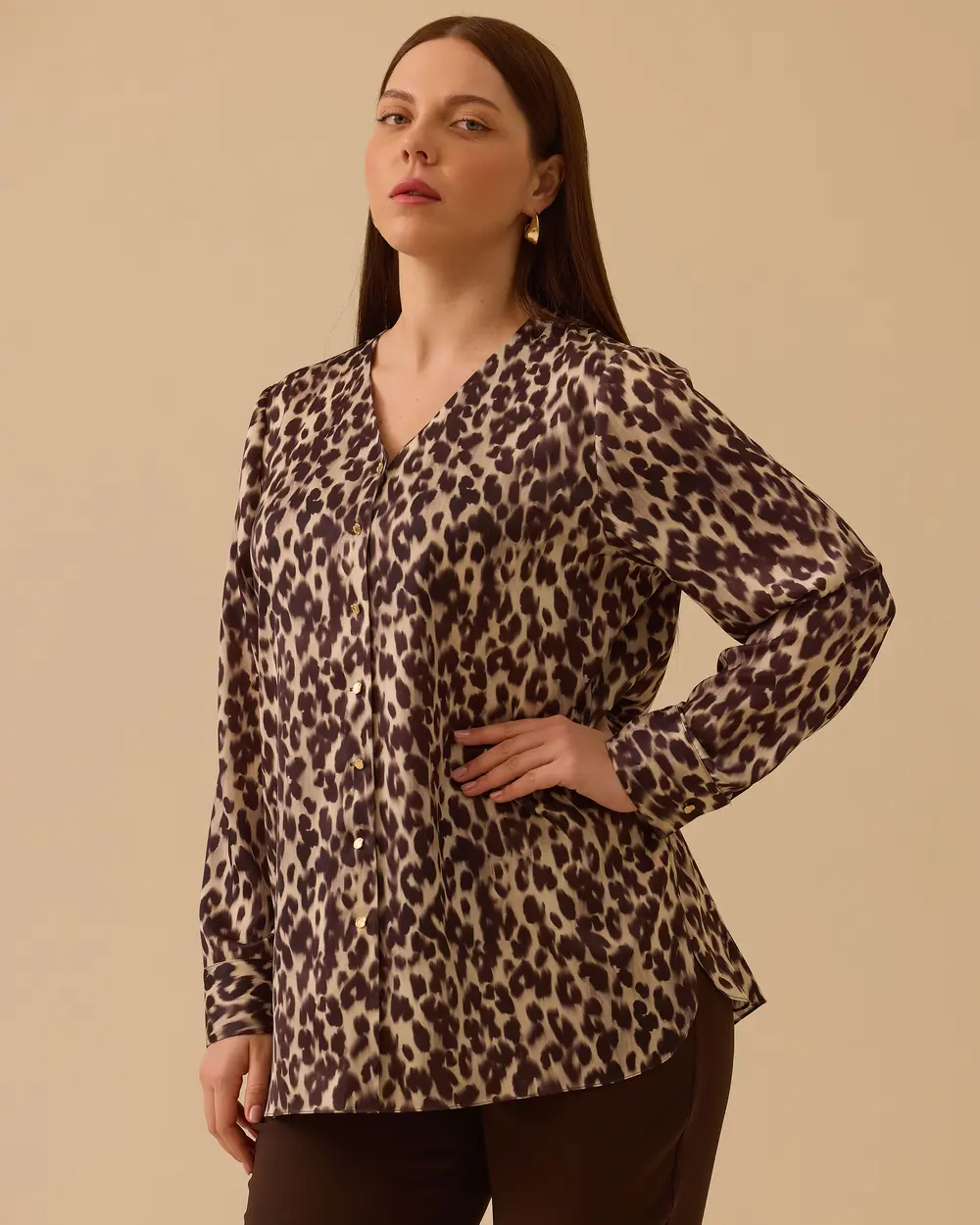 Büyük Beden Fular Detaylı Leopar Desenli Gömlek