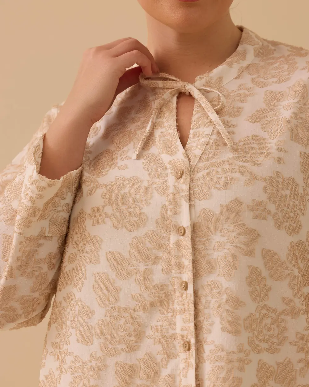 Büyük Beden Çiçek Desenli Bağlama Detaylı Gömlek