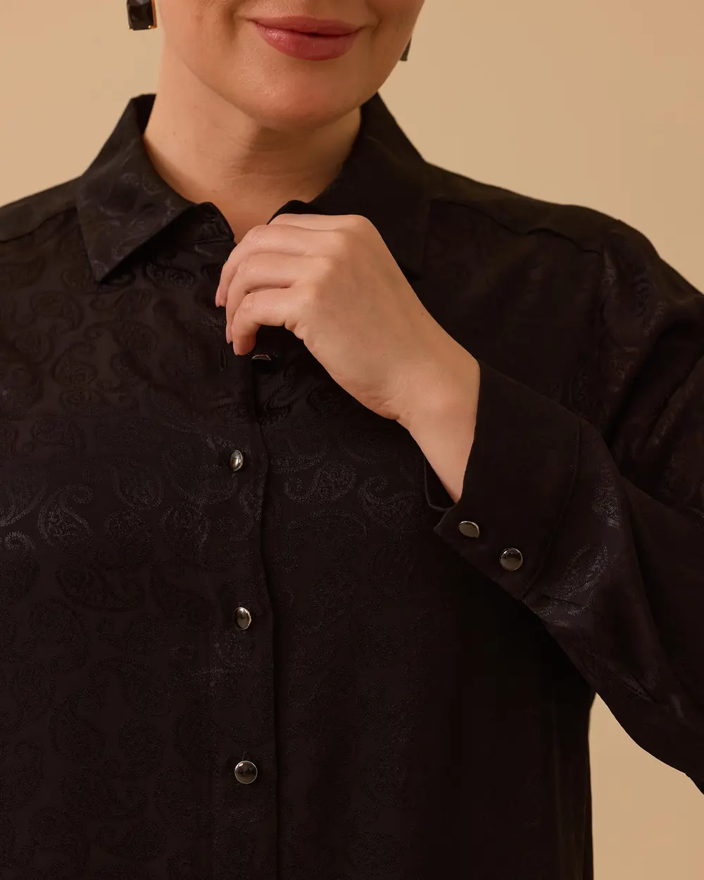 Plus Size Patterned Jacquard Shirt