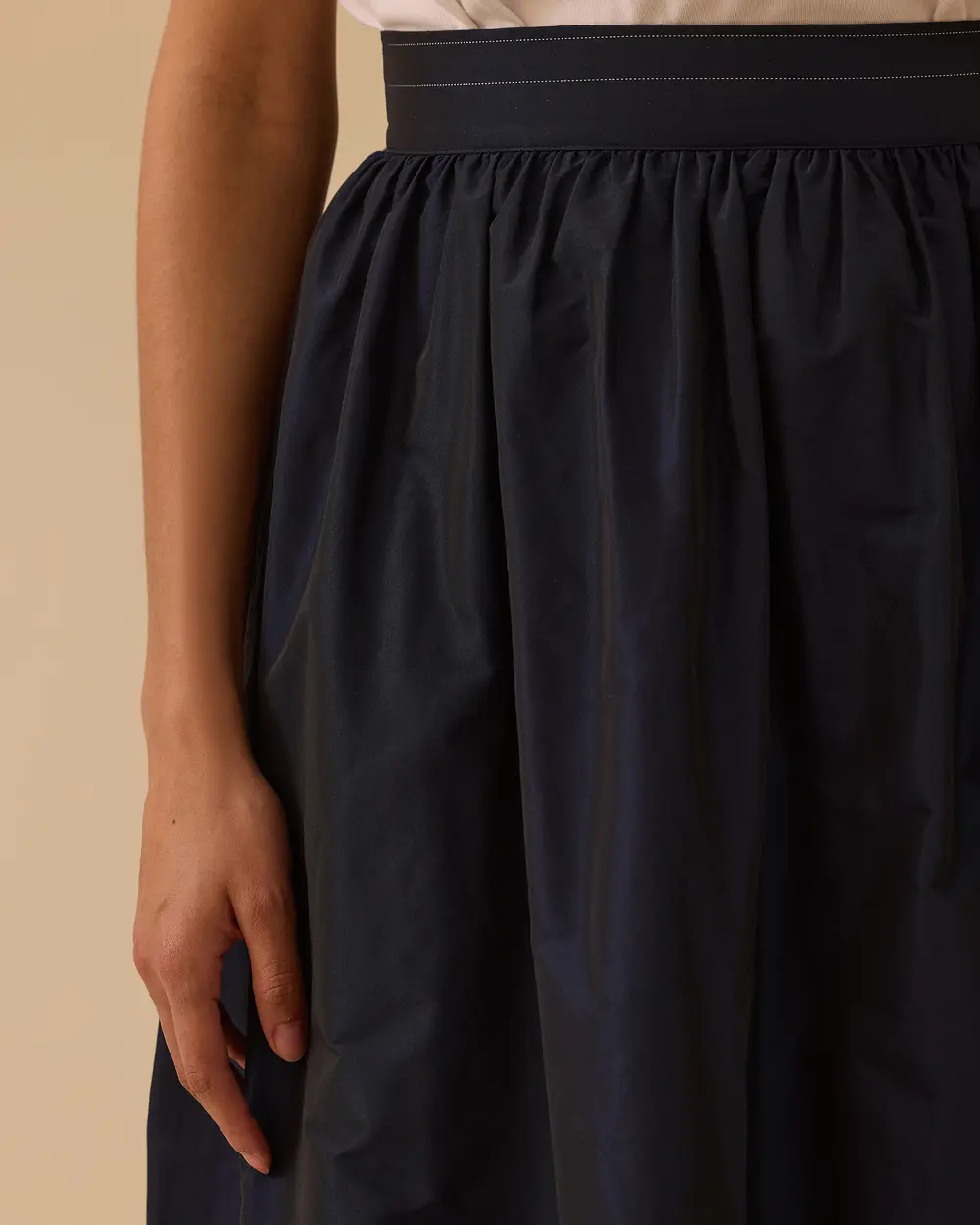 Çizgi Detaylı Tafta Etek