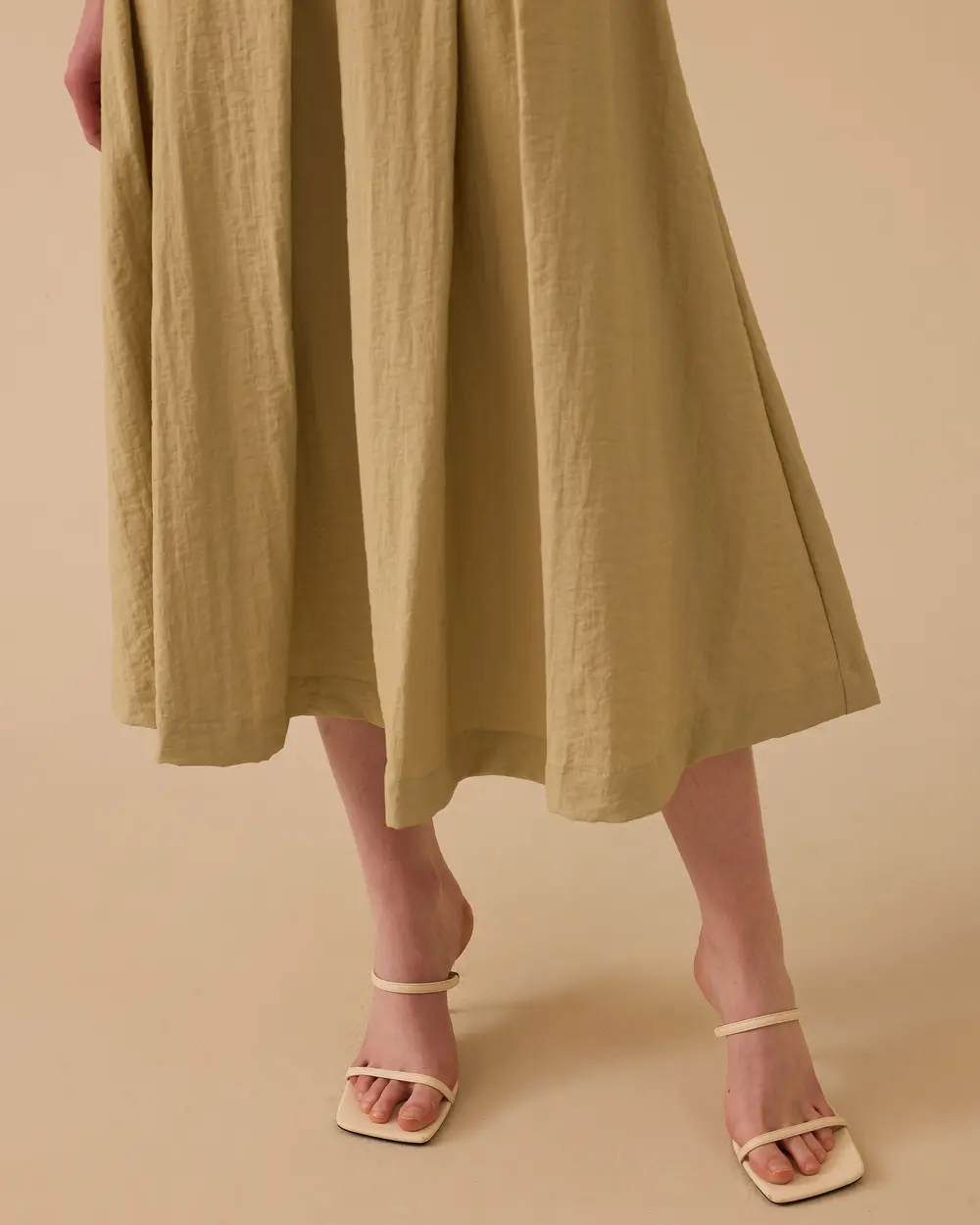 Bele Oturan Pile Detaylı Etek