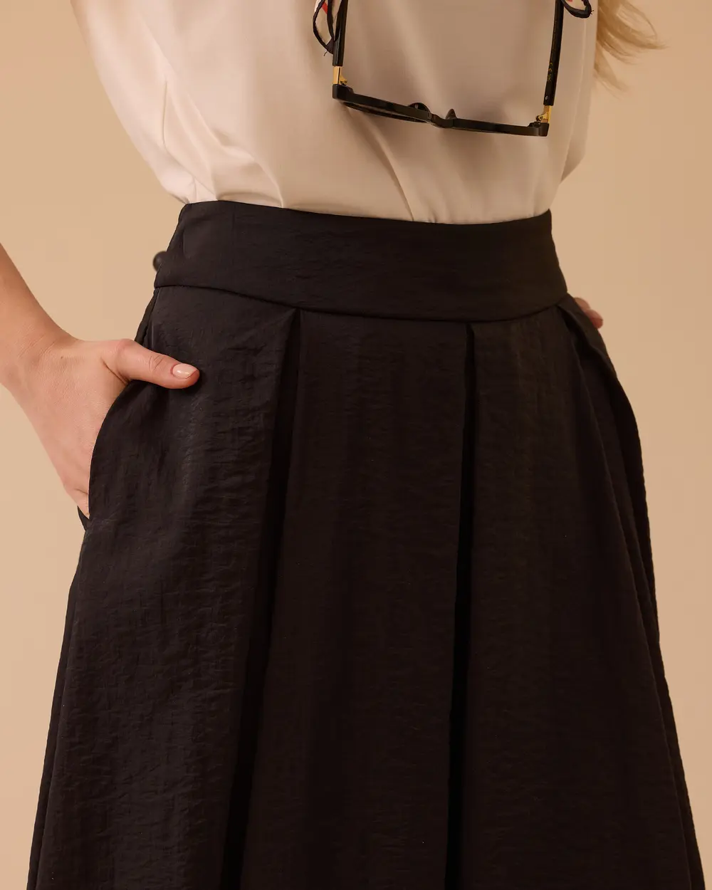 Bele Oturan Pile Detaylı Etek