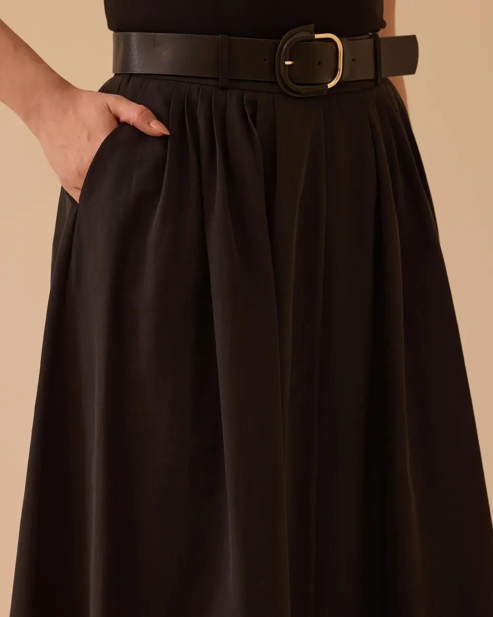 Kemerli Pile Detaylı Midi Etek