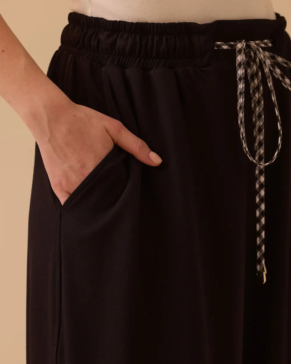 Bağcıklı Cep Detaylı Etek