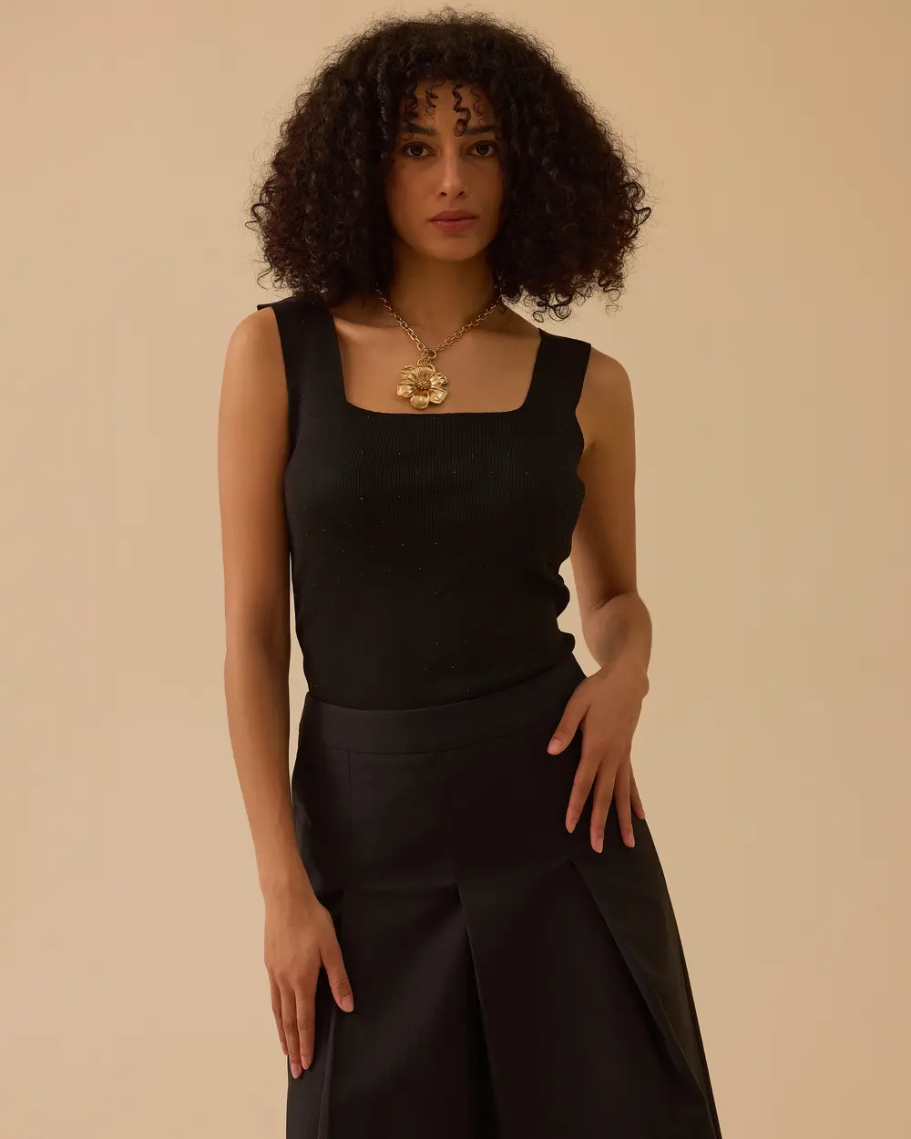 Kare Yaka Taşlı Triko Atlet