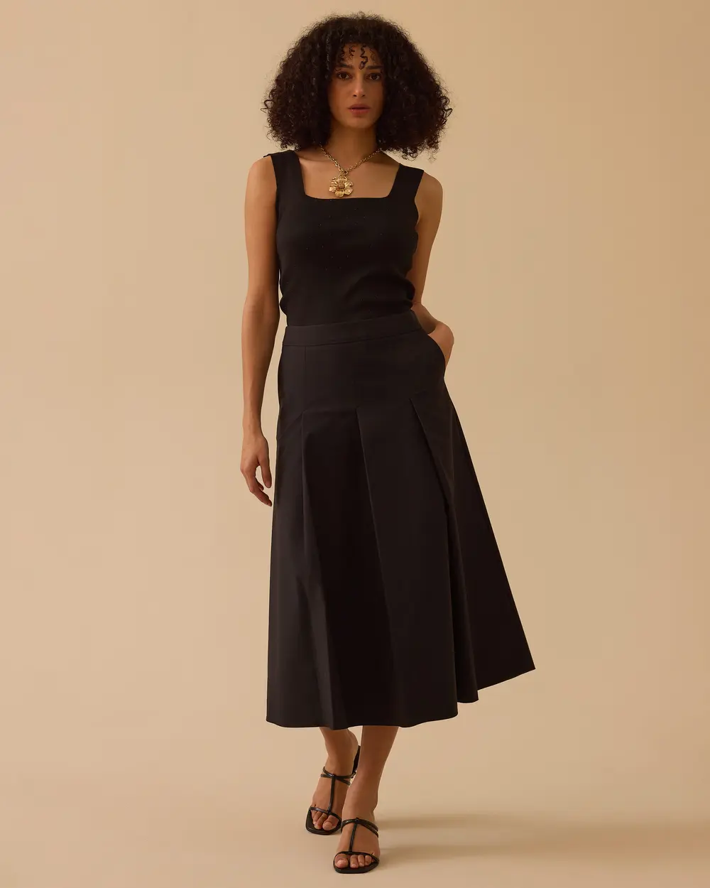 Kare Yaka Taşlı Triko Atlet