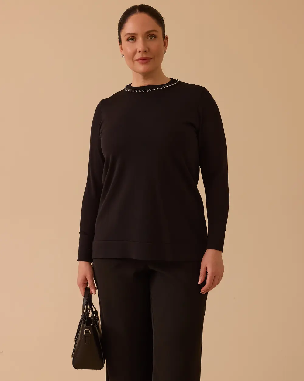 Plus Size Knitwear Blouse with Stone Collar
