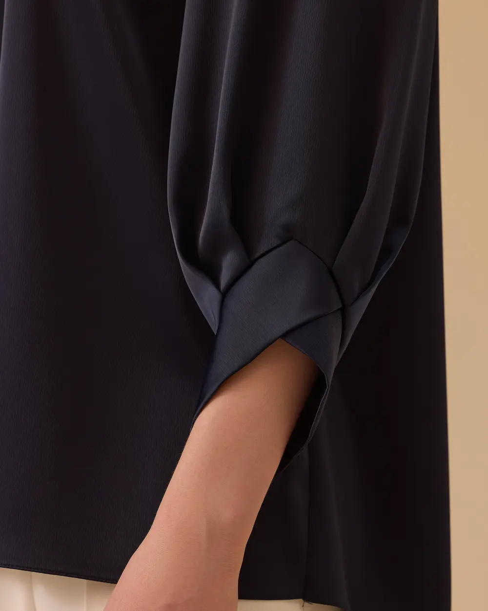 Yaka Büzgülü Saten Bluz