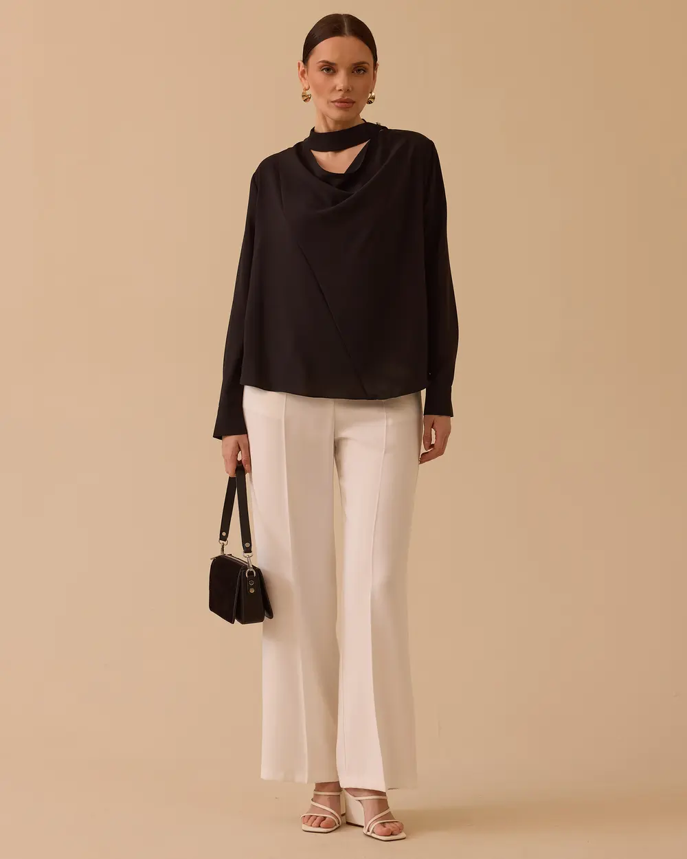 Degaje Yaka Pencere Detaylı Bluz