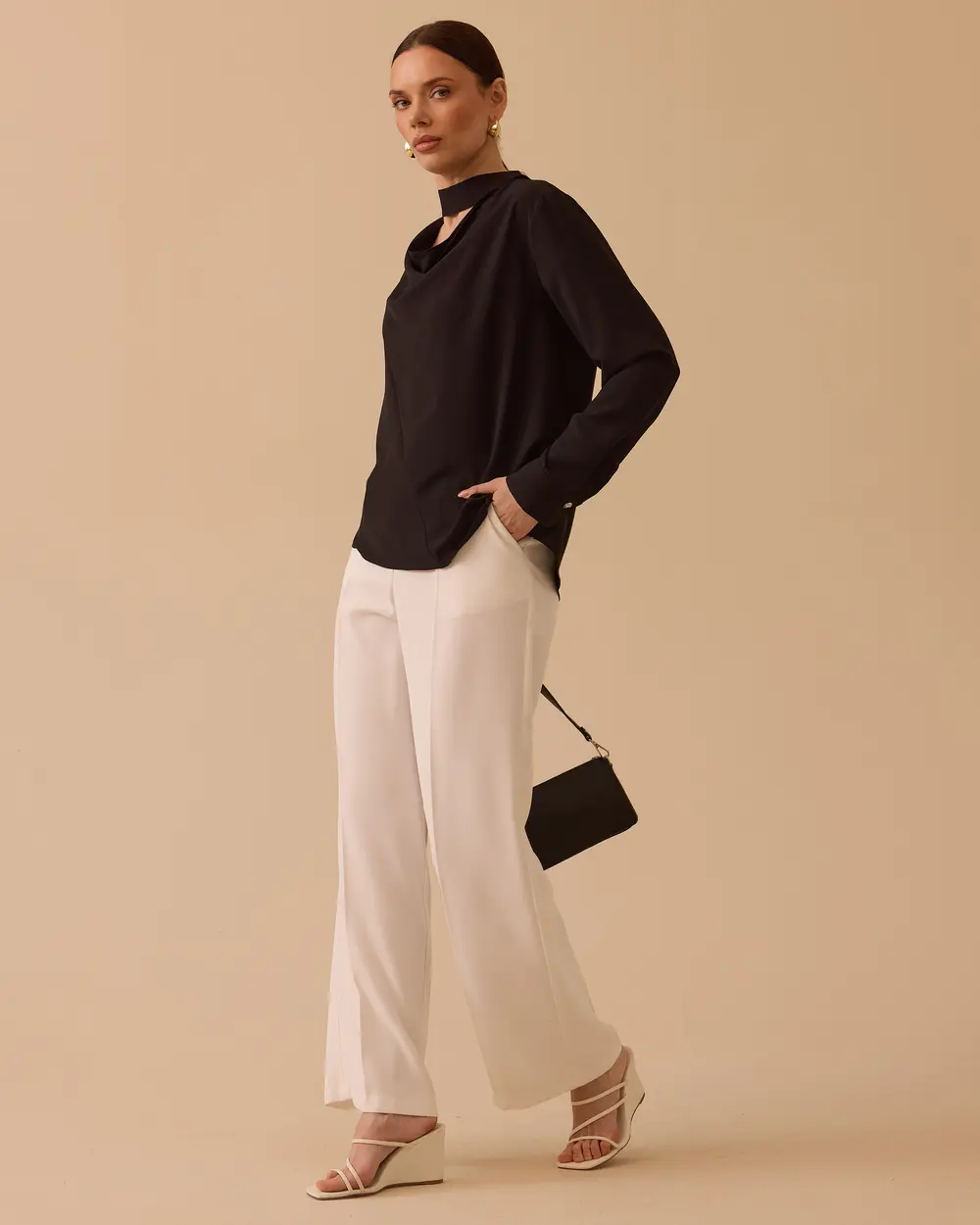 Degaje Yaka Pencere Detaylı Bluz