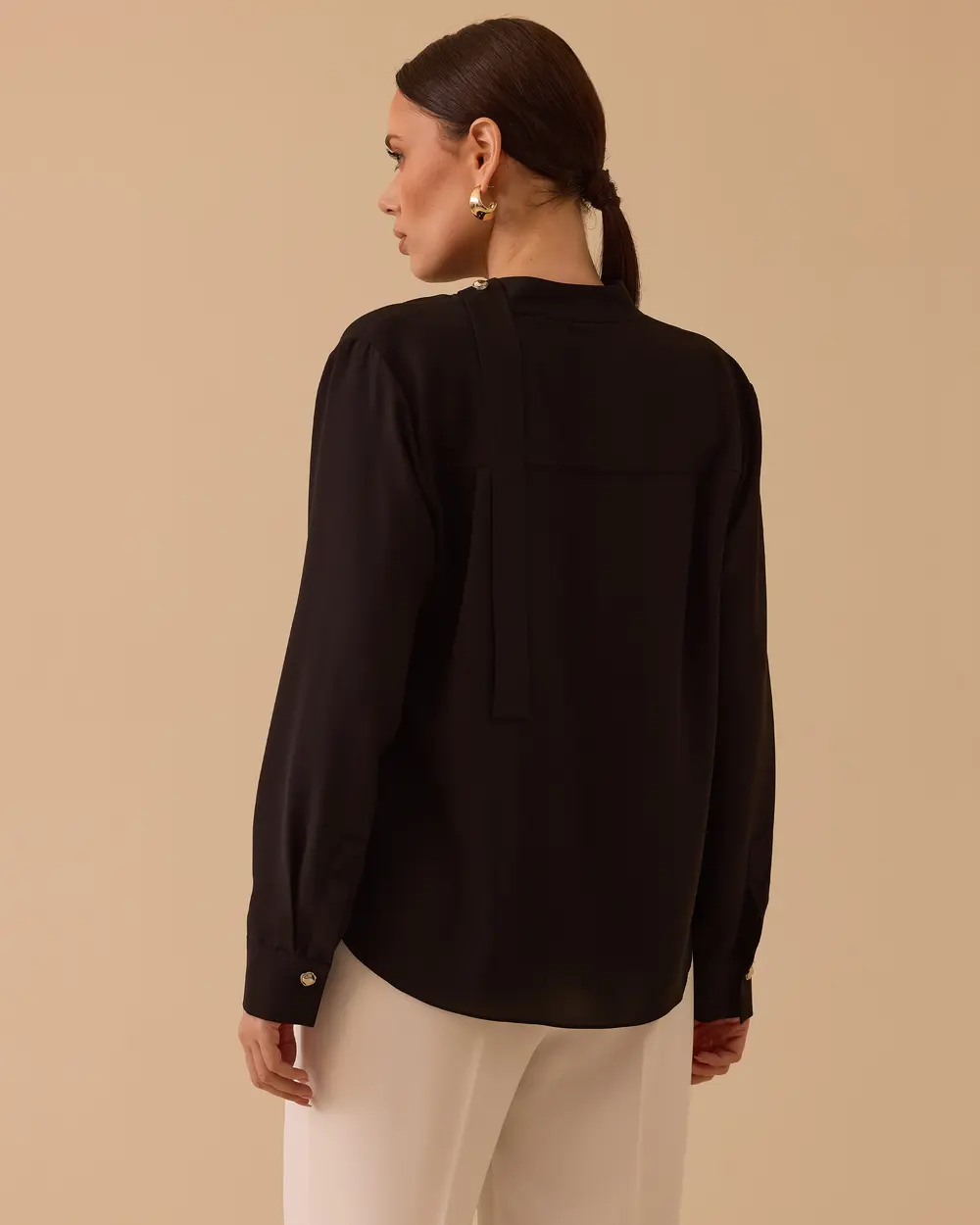 Degaje Yaka Pencere Detaylı Bluz