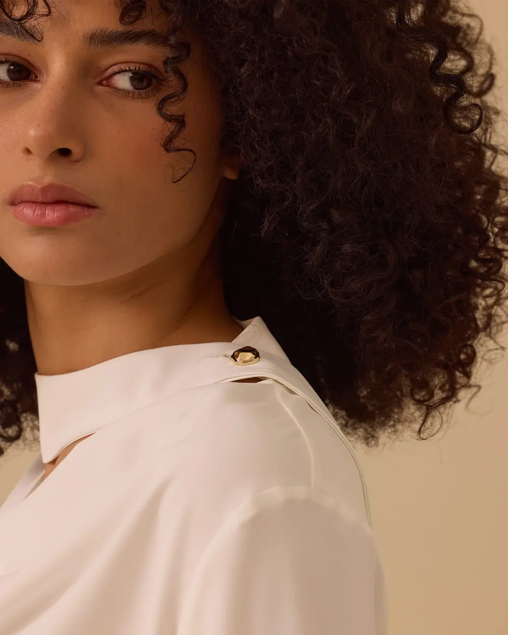 Degaje Yaka Pencere Detaylı Bluz