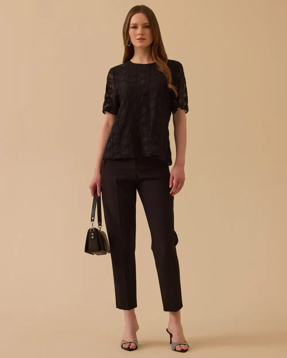 Çiçek Desenli Dantel Bluz