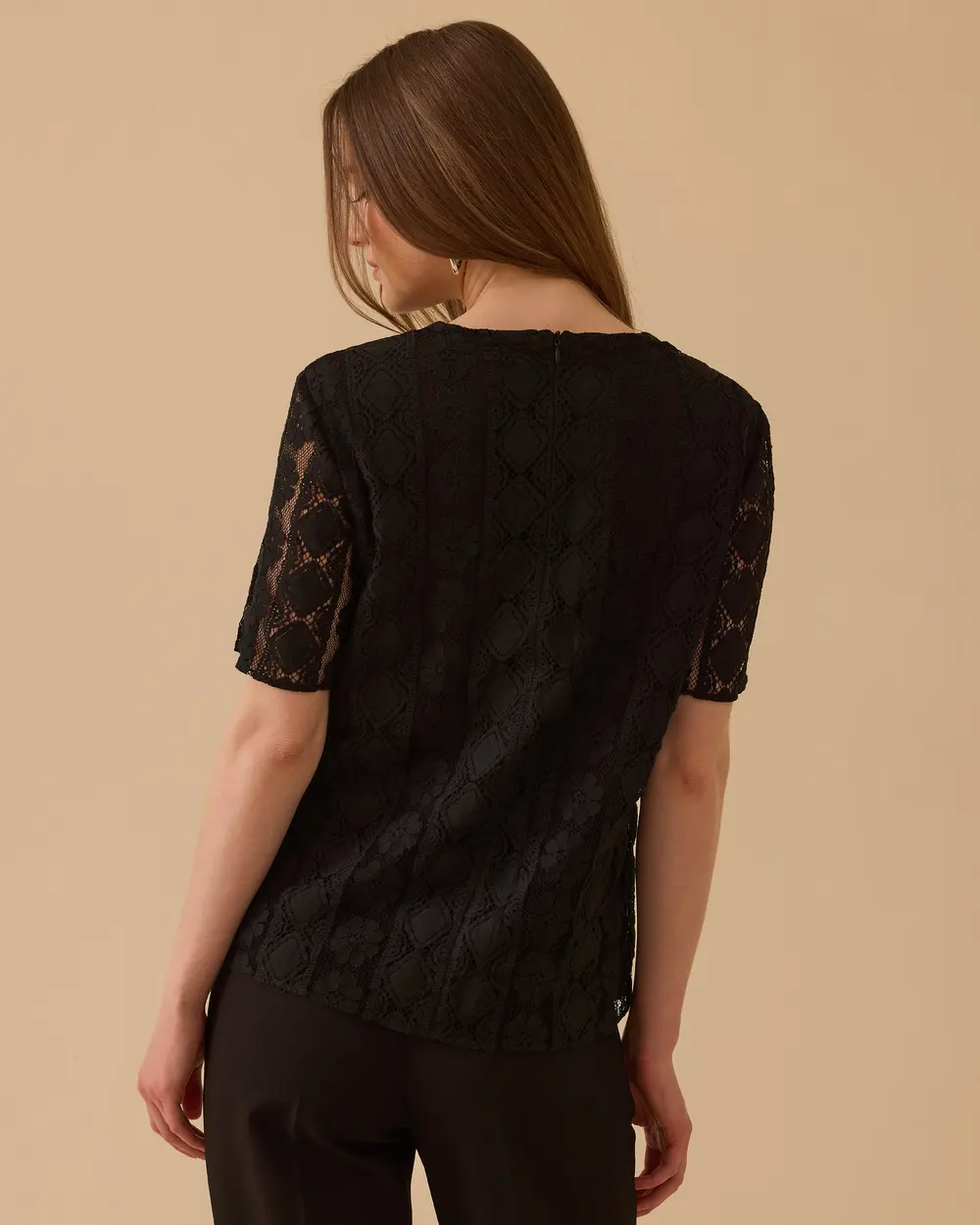 Çiçek Desenli Dantel Bluz