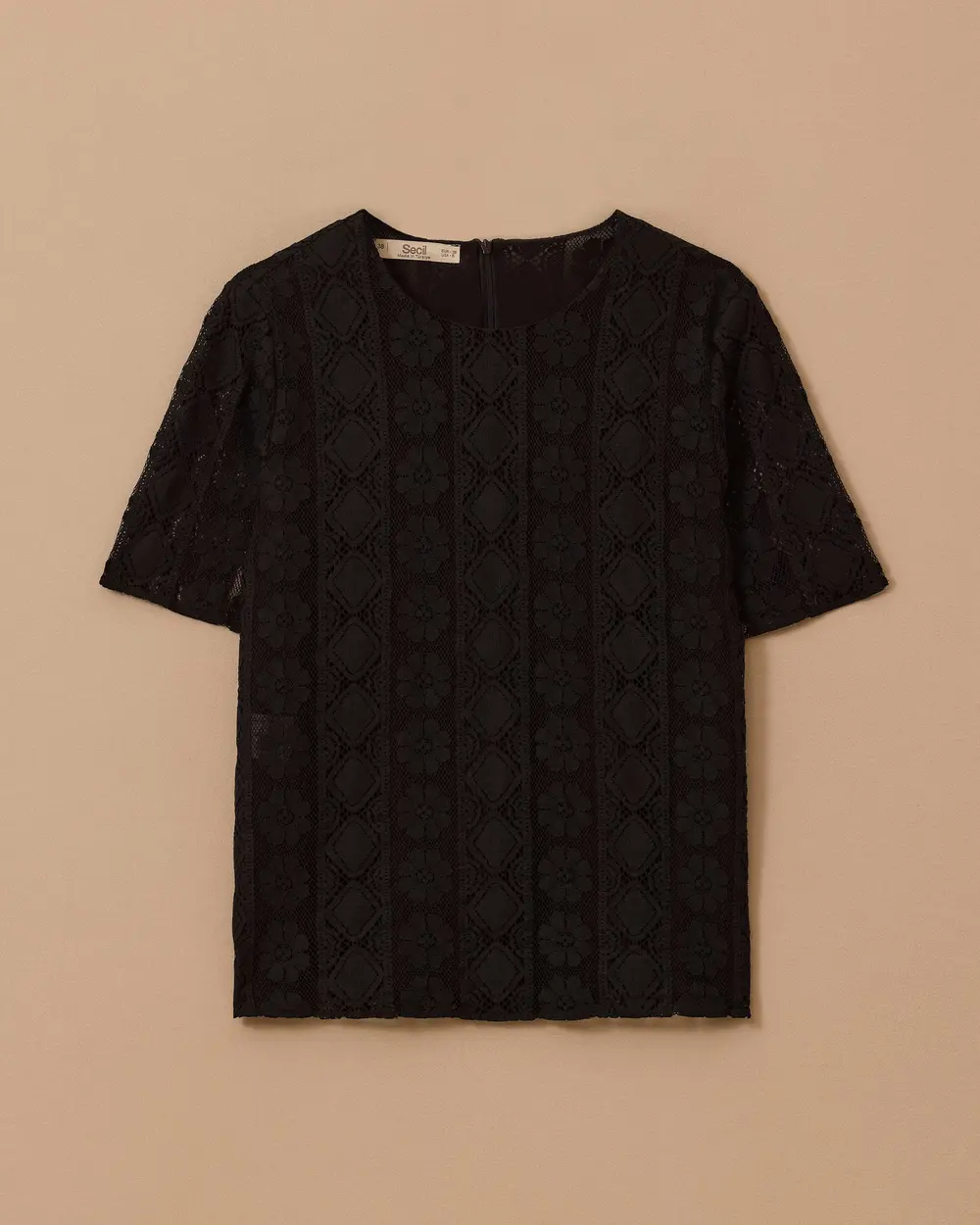 Çiçek Desenli Dantel Bluz