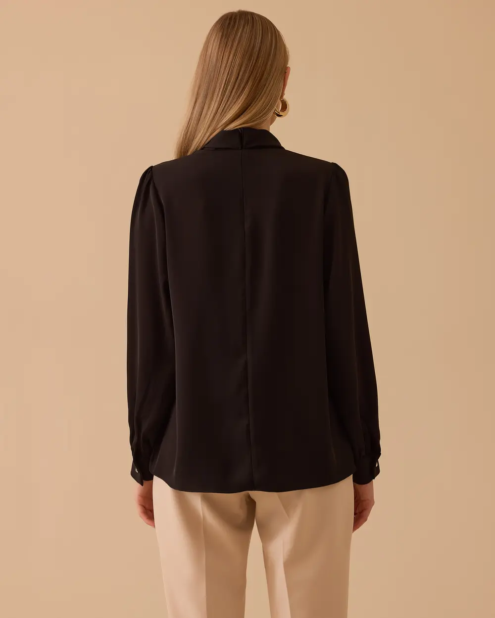 Büzgü Yakalı Pile Detaylı Bluz