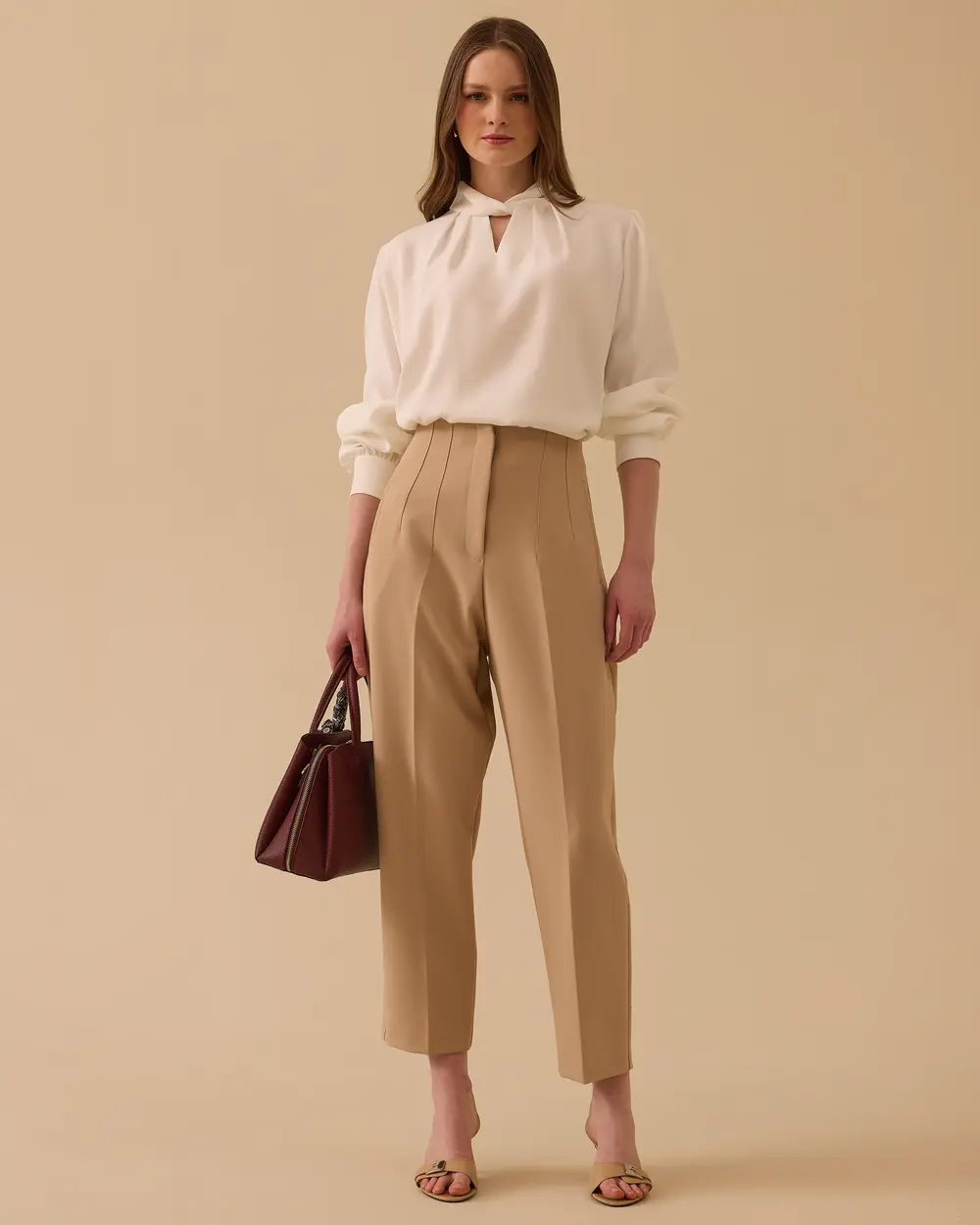 Büzgü Yakalı Pile Detaylı Bluz