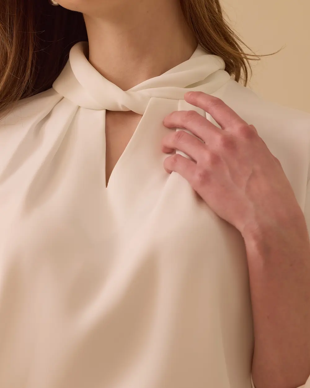 Büzgü Yakalı Pile Detaylı Bluz