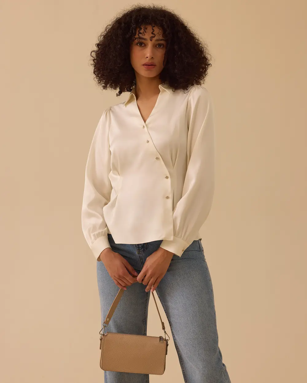 V Yaka Pile Detaylı Saten Bluz