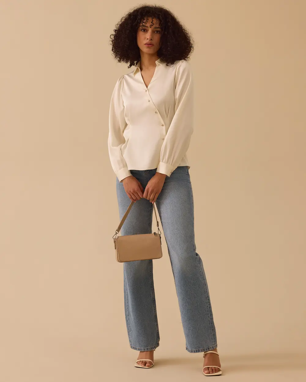 V Yaka Pile Detaylı Saten Bluz