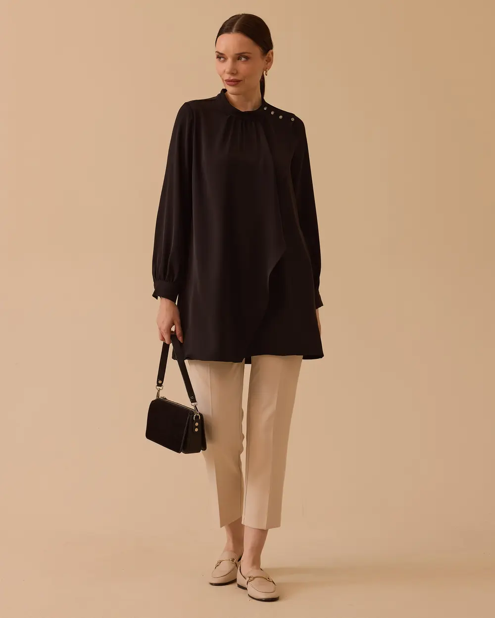 Omuz Detaylı Fırfır Görünümlü Bluz