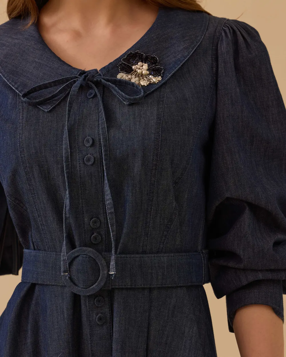 Aksesuarlı Kemerli Jean Elbise