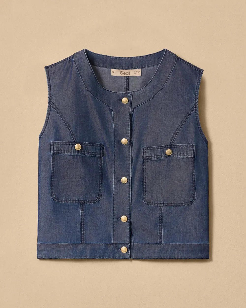 Waist-Length Vest with Detailed Buttoned Pockets