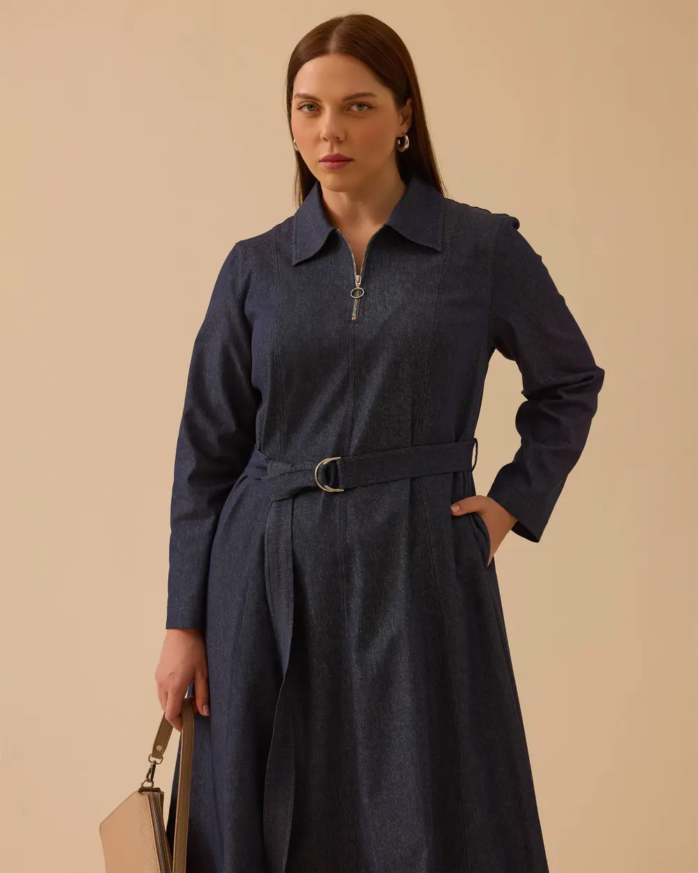 Büyük Beden Fermuar Detaylı Kemerli Jean Elbise