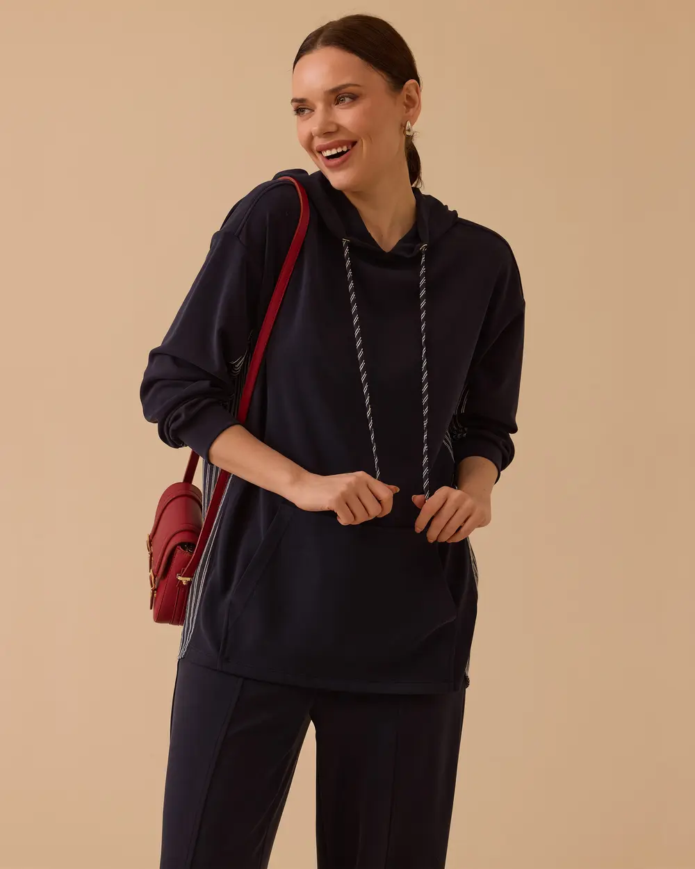 Kapüşonlu Arka Çizgili Sweatshirt